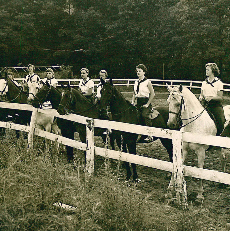 Campers at Montreat performing a horse show